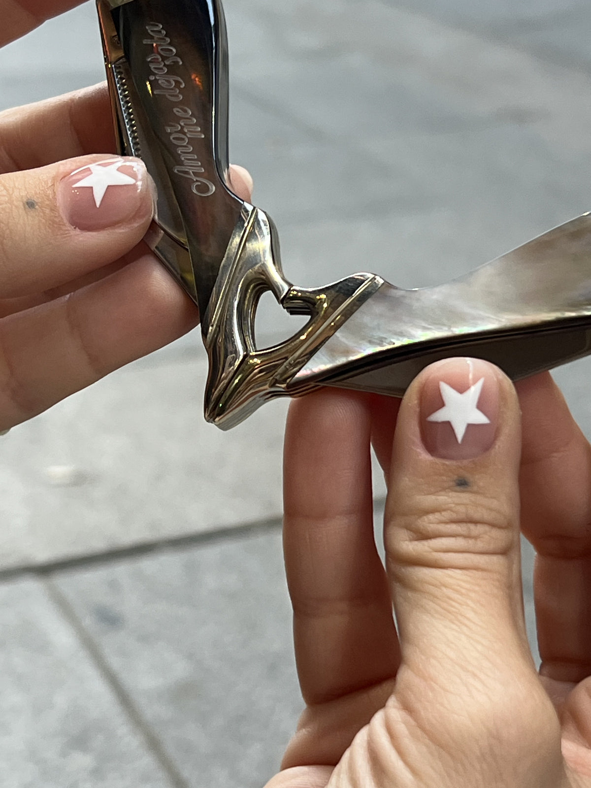 Leg Knife nácar · Amor me dejas sola